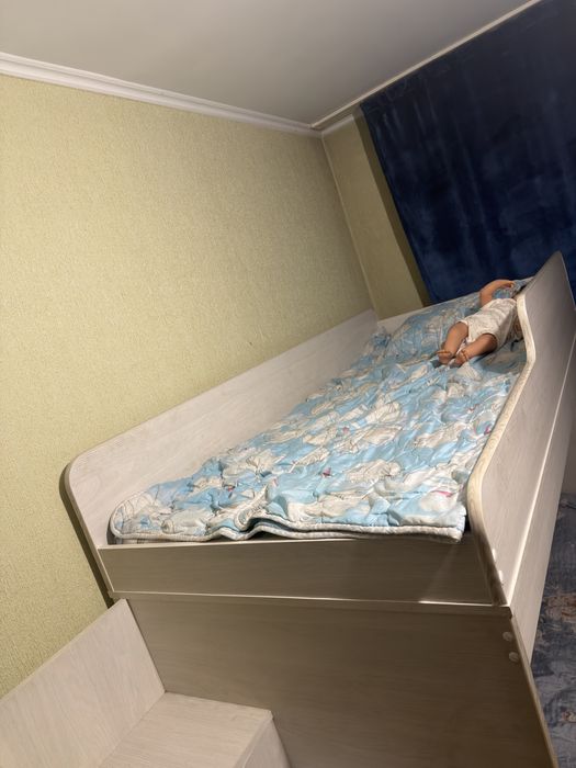 Продается двухъярустная кровать