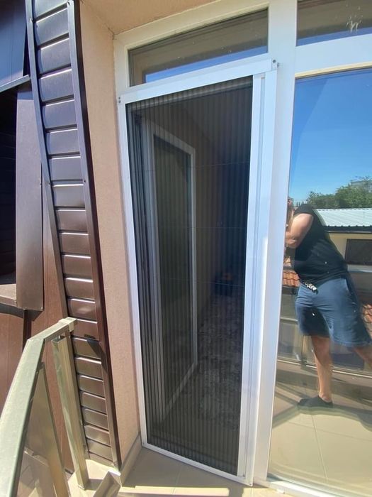 Комарници различни видове за прозорци и врати- изработка и монтаж