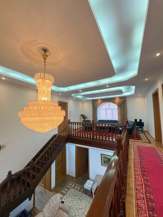 Продам коттедж в самом центре города!