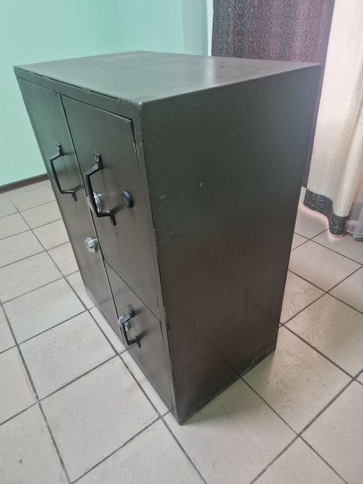 Продам сейфы. Толщина 3мм
