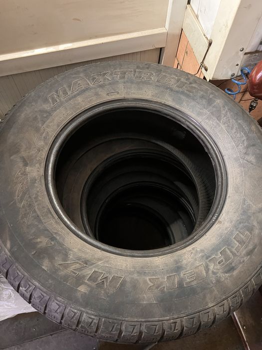 Зимние шины 285 65 R17