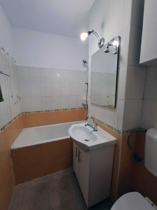 Inchiriez apartament mobilat de 2 camere