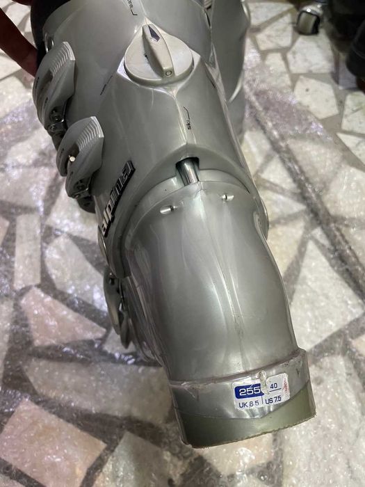 Ботинки горнолыжные  Alpine и Venus .