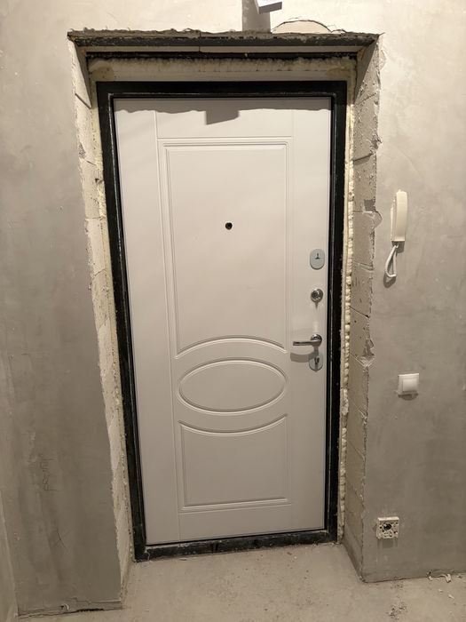 Продам входную дверь 205*96