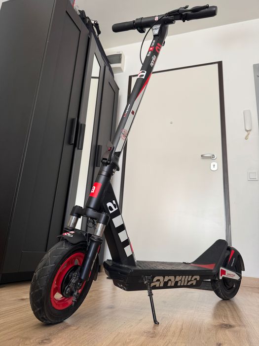 Trotinetă electrică Aprilia esr2