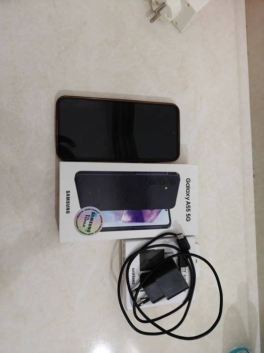 Продаю смартфон Samsung A55 с 8 ГБ оперативной памяти и 256 ГБ встроен