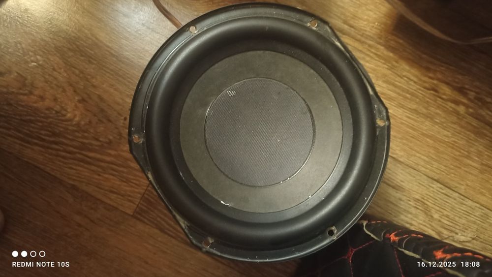 Продам сабвуфер.