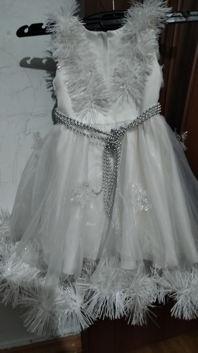 Продам платье-снежинка