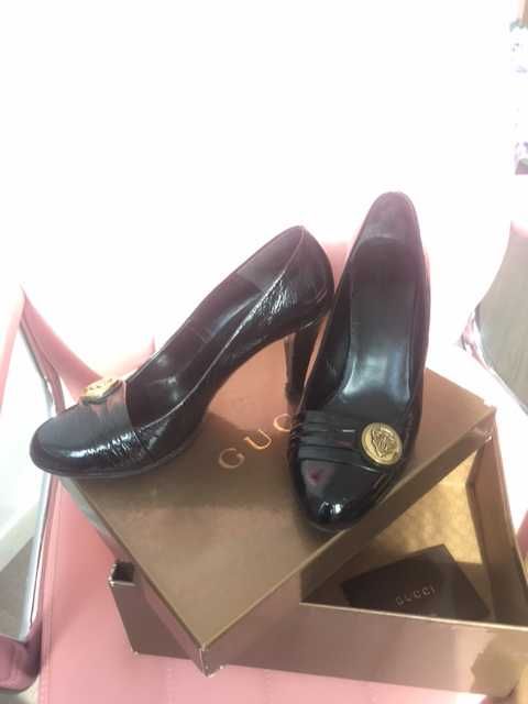 Черни, дамски етествена кожа обувки Gucci номер 40 C