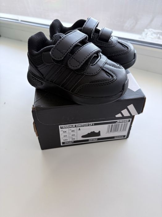 Детские кроссовки