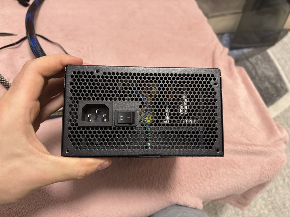 Захранване Thunder RX-735 W