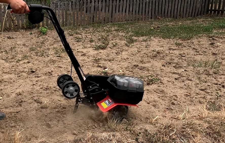 Motocultor Rotakt Pulsar RO40 cu acumulator de 4Ah și încarcător