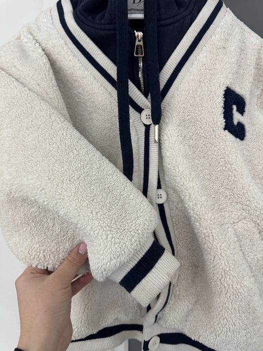 Осення куртка для девочки на 134-140 рост