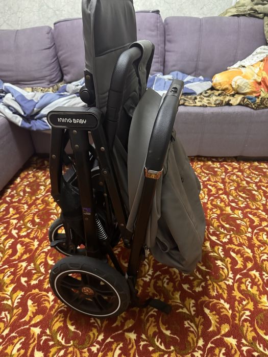 Продам коляску за 10000