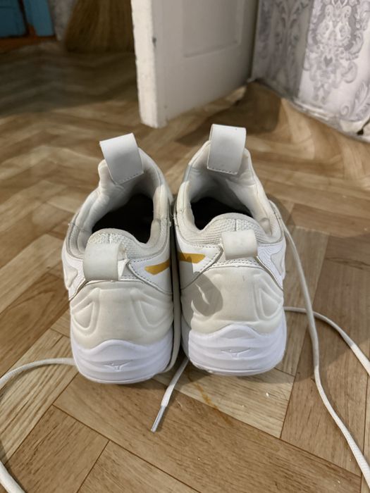 Крассовки MIZUNO
