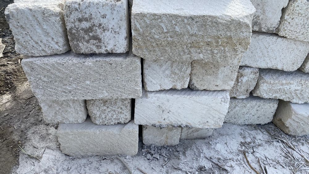 Ракушка пескоблок бар заборға