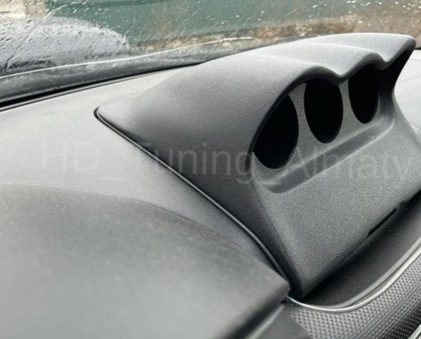 Подиум под датчики на панель Subaru Forester SG