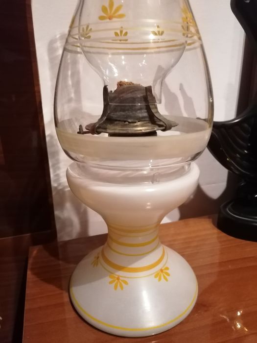 Lampa din sticla pe gaz