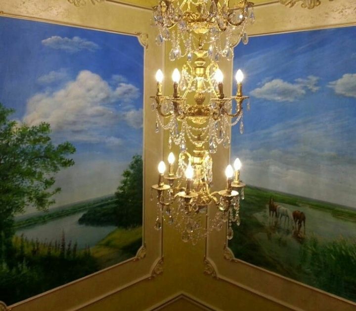 Художник. Роспись стен. Мурал. Рисунки на стене.