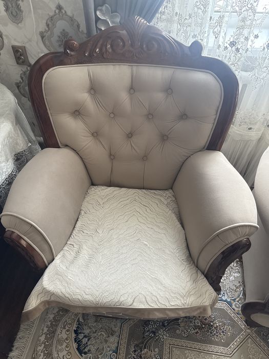 Продам диван и 2 кресла