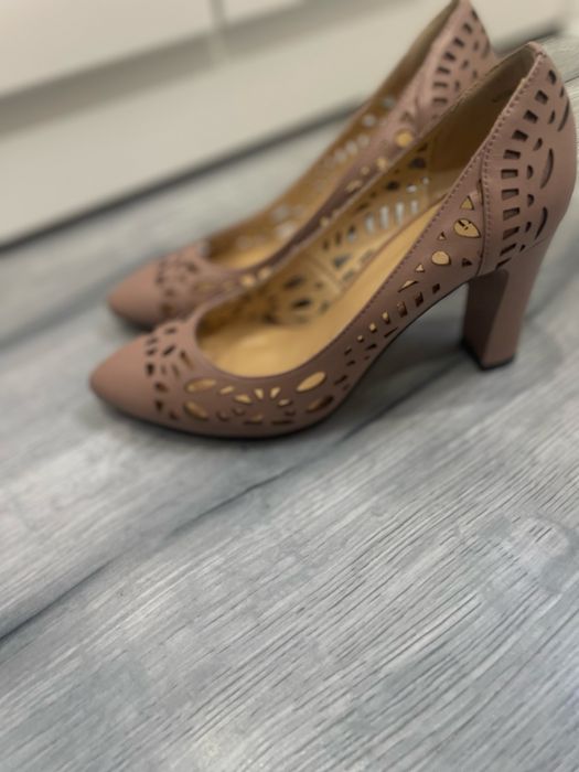 Продаю туфли ERISSES 35 р