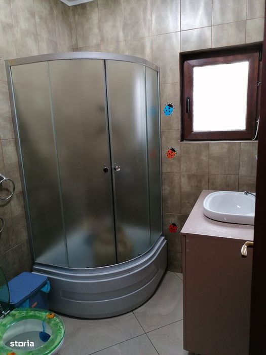 Casă de vânzare în Curtea de Argeș.