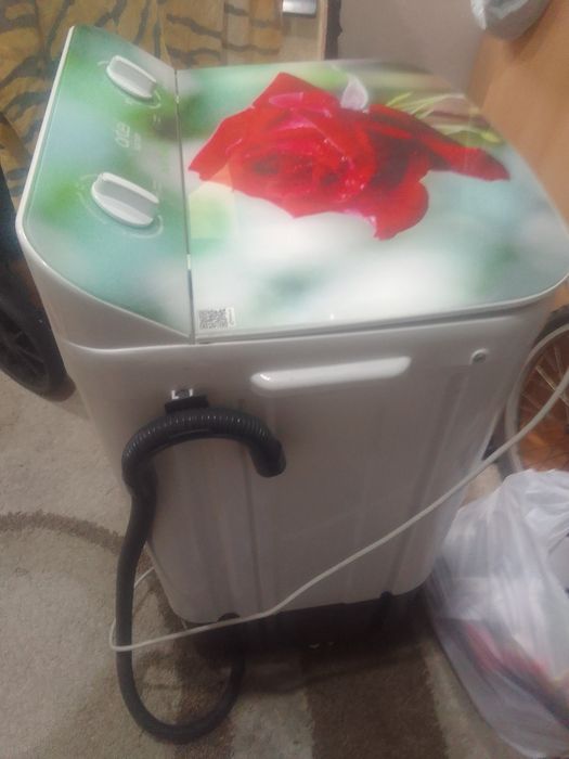 Продам машинку стиральную