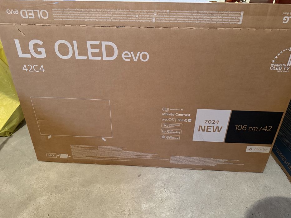 Телевизор LG Oled C4 42 инча
