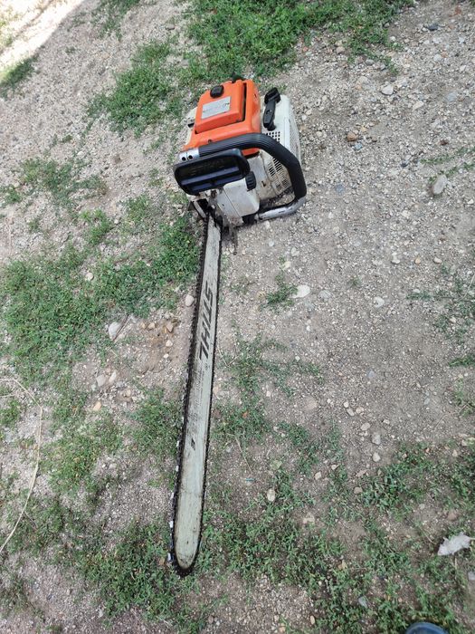 Două drujbe profesionale Stihl foarte rare în stare de funcționare!
