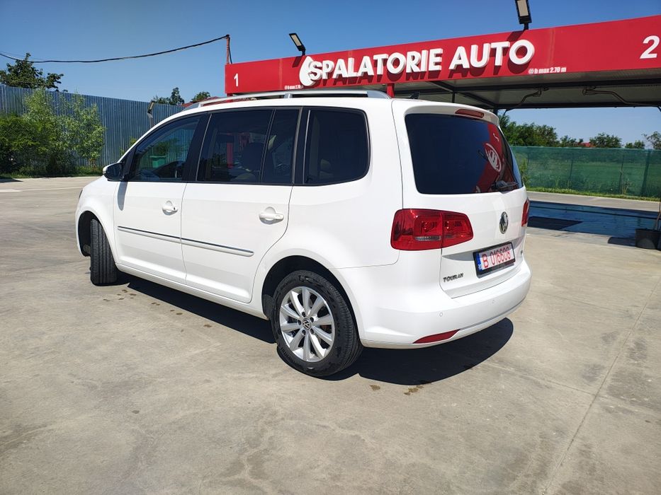 VOLKSWAGEN Touran 2011 — imagine 4