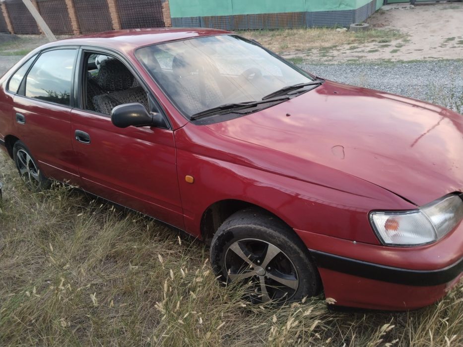Продам таета Карина Е 1992 года