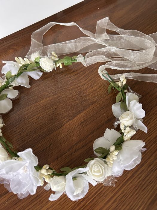 Венок, свадебный аксессуар