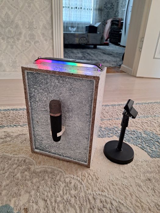 Продается колонка с блютозным микрофоном
