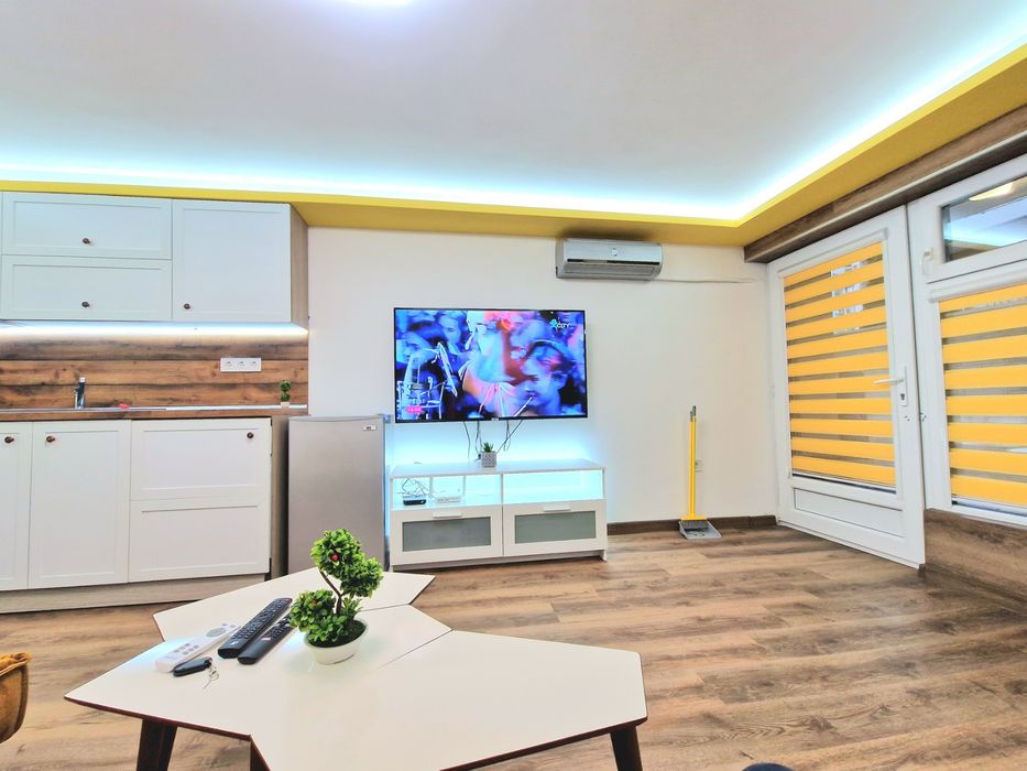 Студио за нощувки "Жълто"