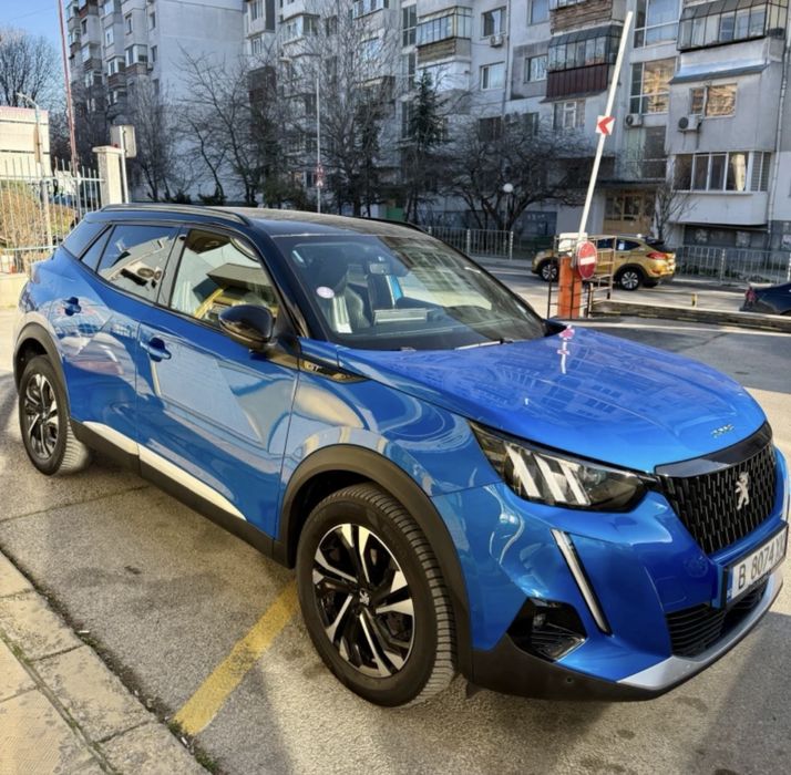 Peugeot 2008 GT PURETECH EAT 8 131
