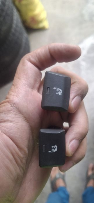 Продам кнопки обогрева сидении от ONIX состояние идеалное оригинал