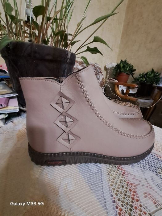 Продаётся новые ботинки