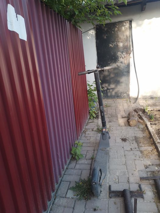 Продам электро самокат нейнейбот