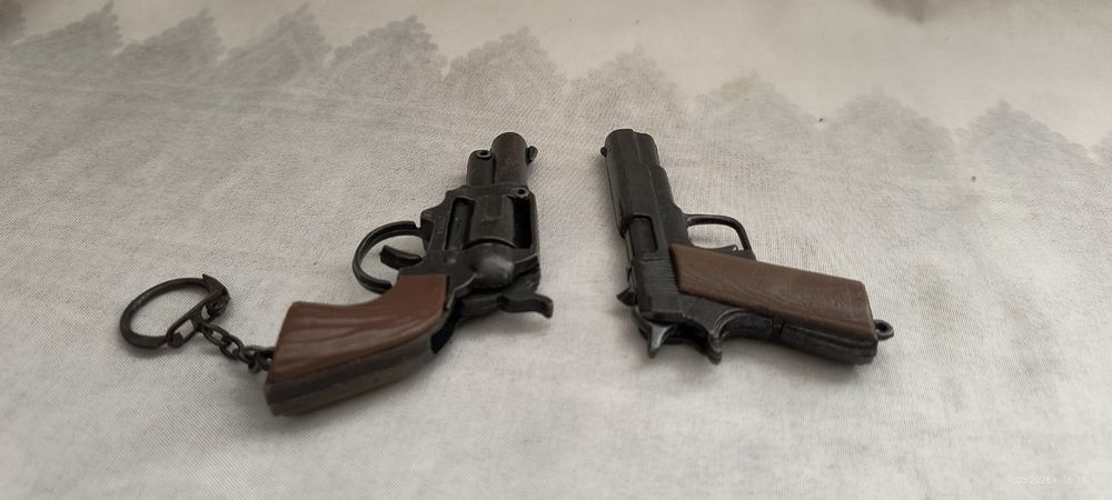 Метални пистолети с капси Colt   и 72 бр.капси