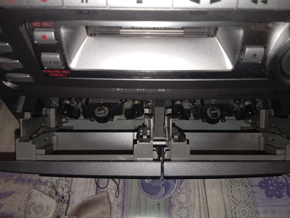Ретро уредба Aiwa XR H33MD  работи отлично