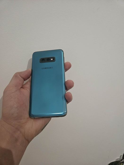 Vand Samsung S 10 E 128 GB impecabil