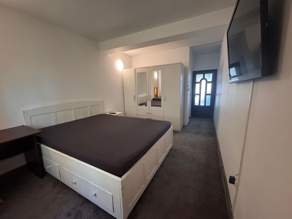 Inchiriez casa in copou