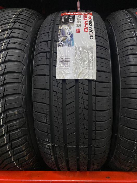 Продается автошины ROADX 195/60R15 88H rxmotion