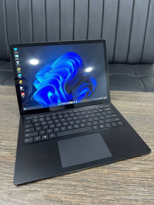 мощный 8-ядерный i7 сенсорный ноутбук  Microsoft Surface 3 2K