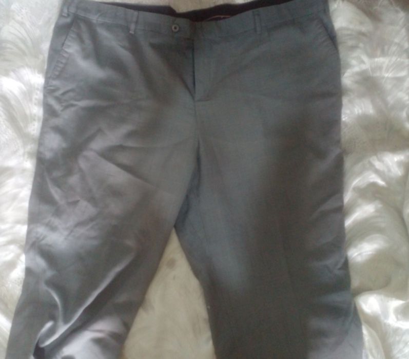 Продаю брюки б/у 5 штук.