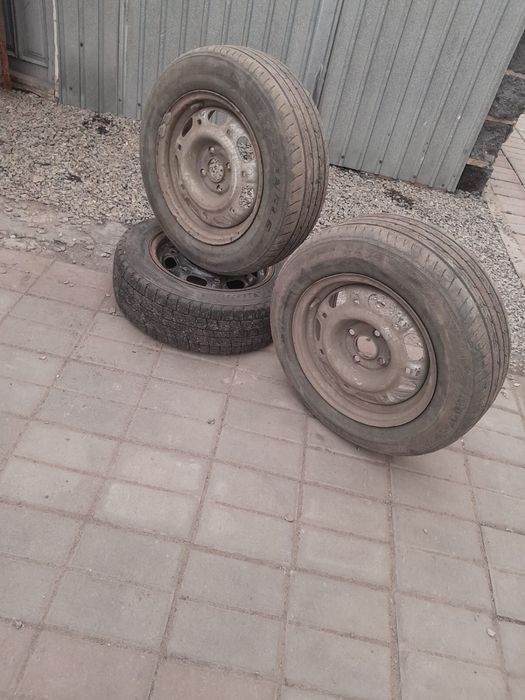 Продам б/у летние шины
