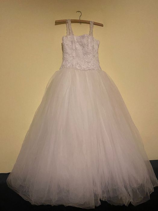 Vand rochie de mireasa S-M