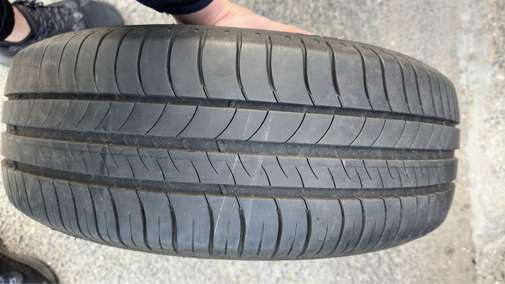 Vand roti pe r16 originale audi a4 cu cauciucuri foarte bune de vara.