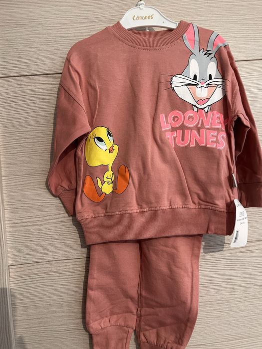 Продам костюмы детские