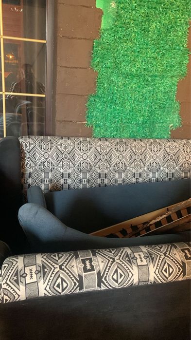 Продам диваны для кафе